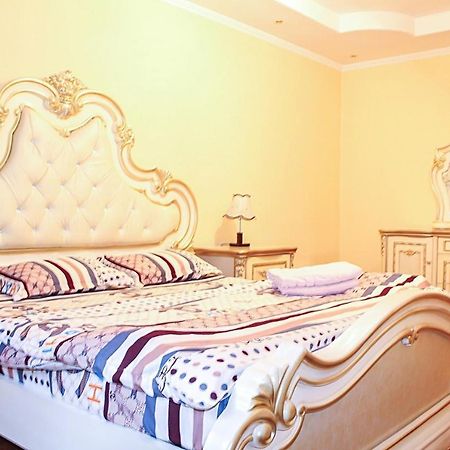 Tolebaeva 65 Appartement Alma-Ata Buitenkant foto